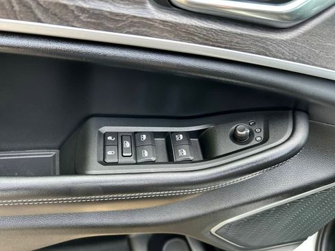 New 2025 Jeep Grand Cherokee Limited w/ Luxury Tech Group II AWD/4WD image 12