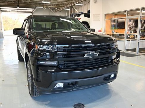 Used 2021 Chevrolet Silverado 1500 RST image 3