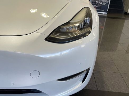 Used 2021 Tesla Model Y Long Range image 10