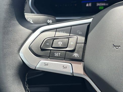 Certified 2023 Volkswagen Tiguan SE FWD image 9