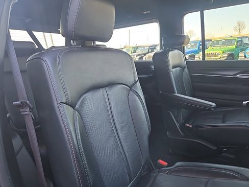 Used 2024 Jeep Wagoneer Series II image 97