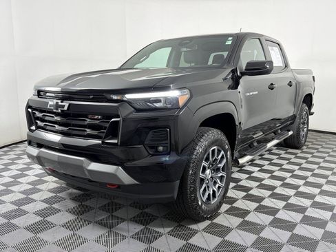 Certified 2023 Chevrolet Colorado Z71 w/ Z71 Convenience Package 2 AWD/4WD image 3