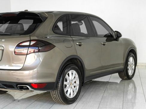 Used 2014 Porsche Cayenne Platinum Edition AWD/4WD image 65