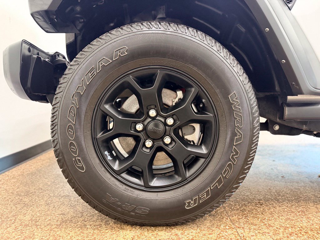 Used 2021 Jeep Wrangler Unlimited Sport AWD/4WD image 25