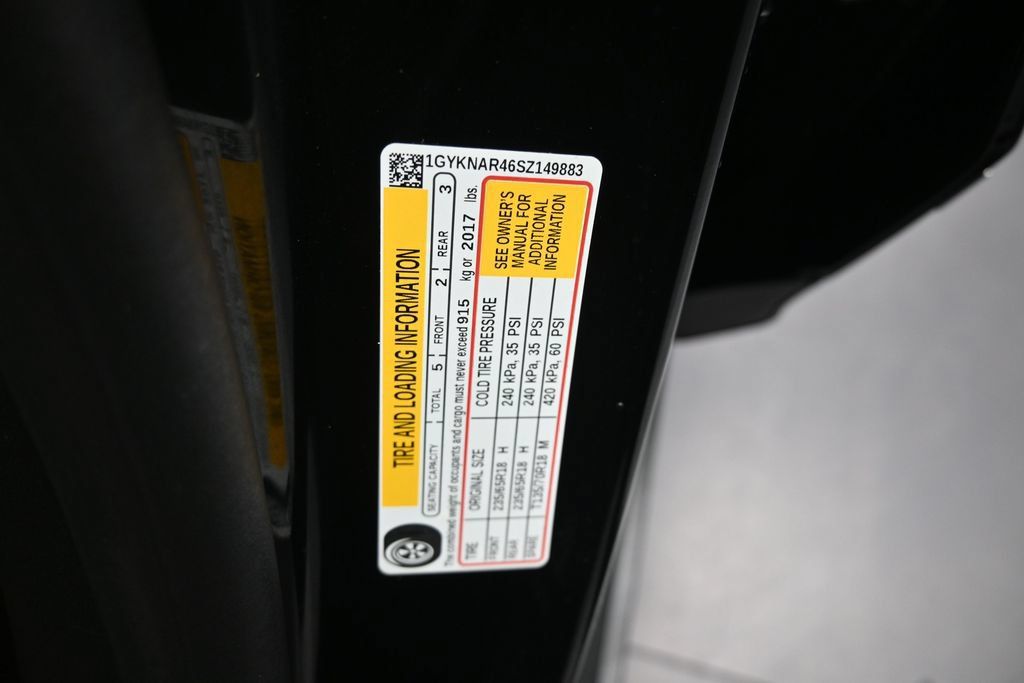Certified 2025 Cadillac XT5 Luxury FWD image 9