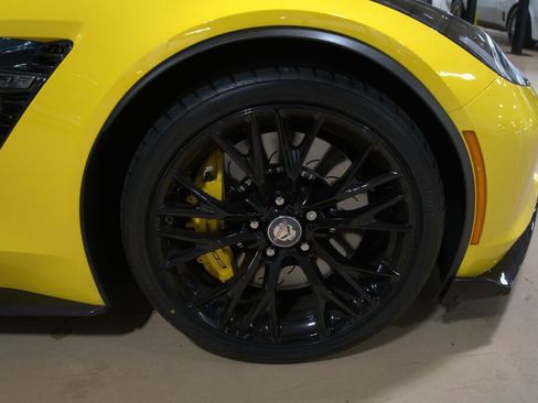 Used 2016 Chevrolet Corvette Z06 w/ 3LZ Preferred Equipment Group RWD image 32