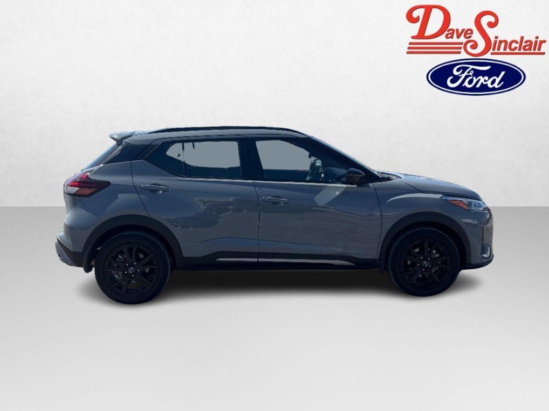 Used 2024 Nissan Kicks SR FWD image 5
