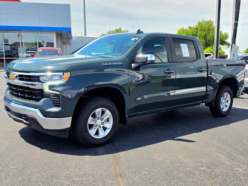 Used 2025 Chevrolet Silverado 1500 LT AWD/4WD image 2