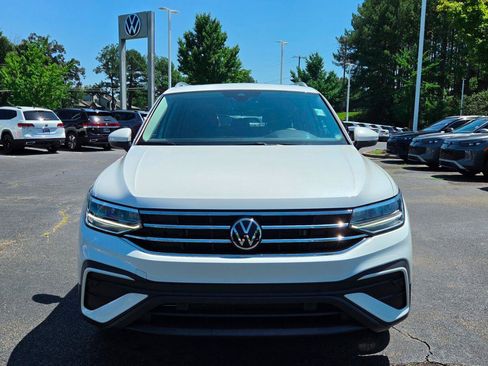Certified 2023 Volkswagen Tiguan SE w/ Panoramic Sunroof Package FWD image 9
