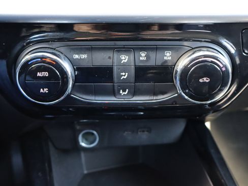 Certified 2024 Chevrolet Trax LT image 27