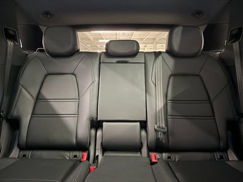Certified 2026 Porsche Cayenne E-Hybrid AWD/4WD image 30