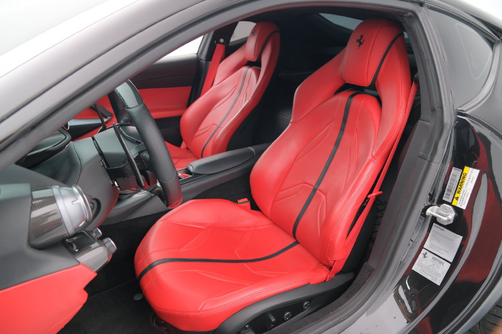 Used 2018 Ferrari 812 Superfast RWD image 11