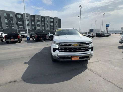 Used 2022 Chevrolet Silverado 1500 LTZ AWD/4WD image 3