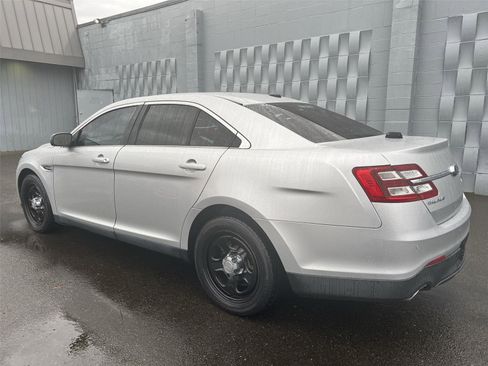 Used 2019 Ford Taurus Limited image 8