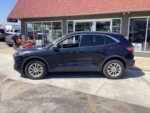 Used 2022 Ford Escape SE AWD/4WD image 6