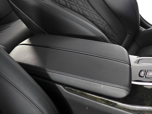 Certified 2023 BMW 530e w/ Convenience Package image 16