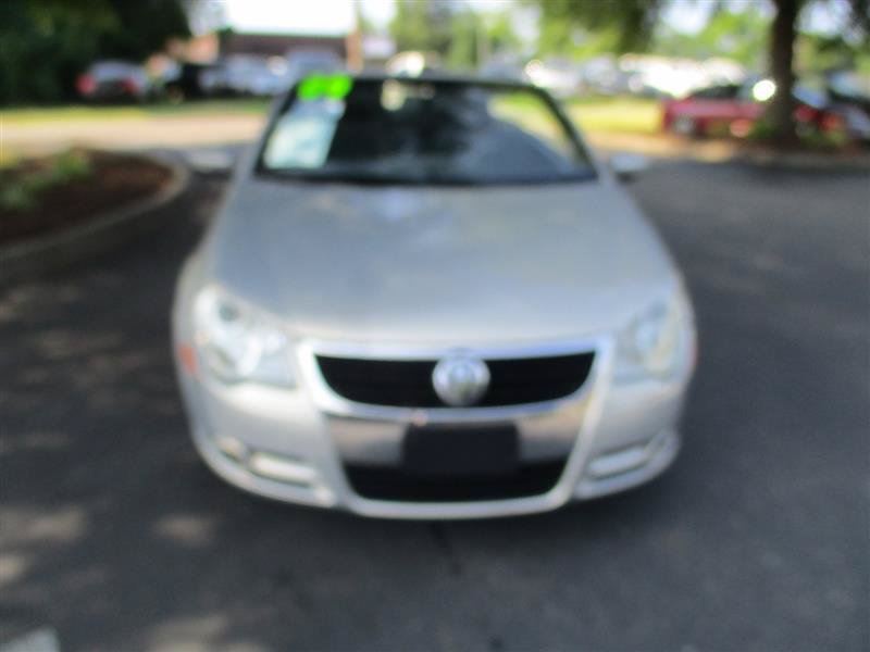 Used 2009 Volkswagen Eos Komfort FWD image 2