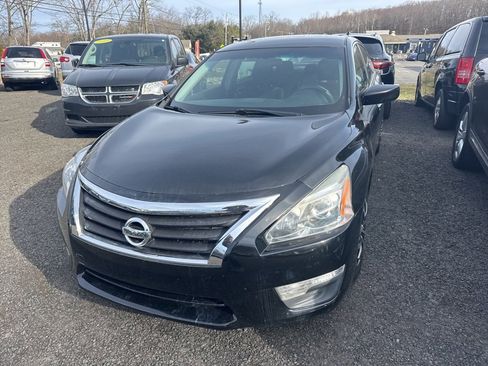 Used 2013 Nissan Altima 2.5 S image 2
