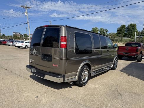 Used 2004 GMC Savana 1500 w/ Preferred Equipment Group RWD image 9