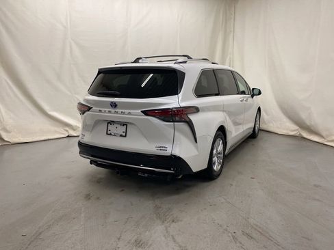 Used 2023 Toyota Sienna Limited AWD/4WD image 6