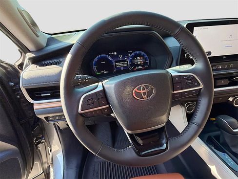 Used 2026 Toyota Grand Highlander Limited image 11