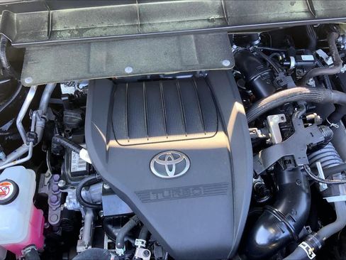 Used 2023 Toyota Highlander LE AWD/4WD image 53