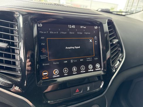 Used 2022 Jeep Cherokee Limited w/ Elite Package AWD/4WD image 23
