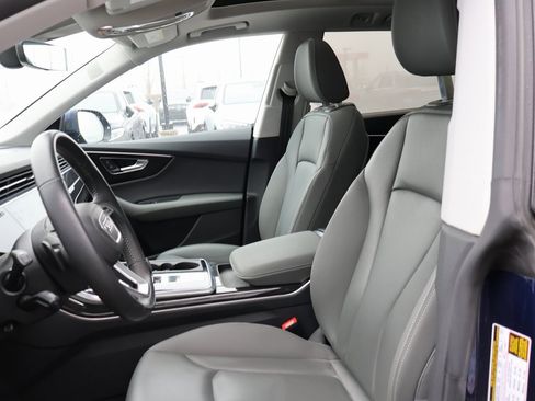 Used 2019 Audi Q8 Prestige image 19