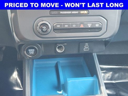 Used 2025 Ford Maverick XLT w/ Equipment Group 302A AWD/4WD image 21