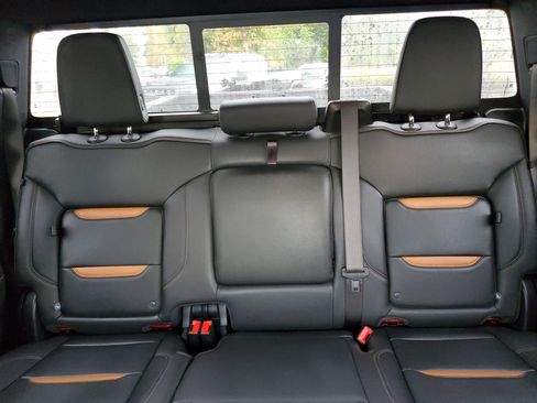 Used 2025 GMC Sierra 2500 AT4 w/ AT4 Premium Plus Package image 56