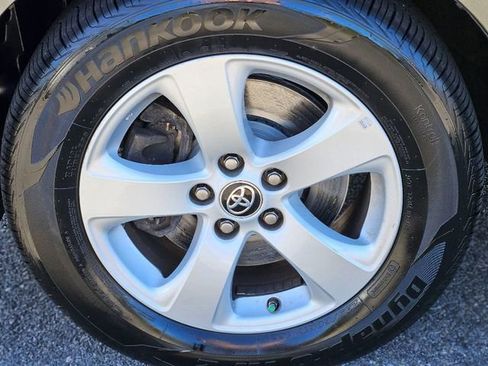 Used 2020 Toyota Sienna L image 10