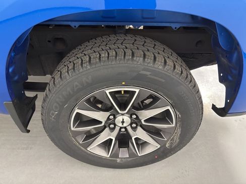 Used 2024 Chevrolet Silverado 1500 LT RWD image 11