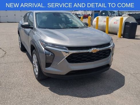 Certified 2024 Chevrolet Trax LS FWD image 9