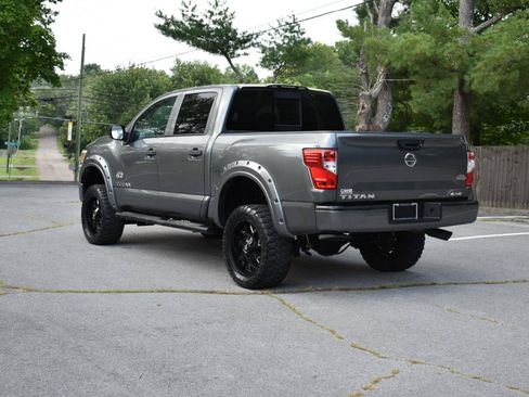 Used 2019 Nissan Titan S AWD/4WD image 4