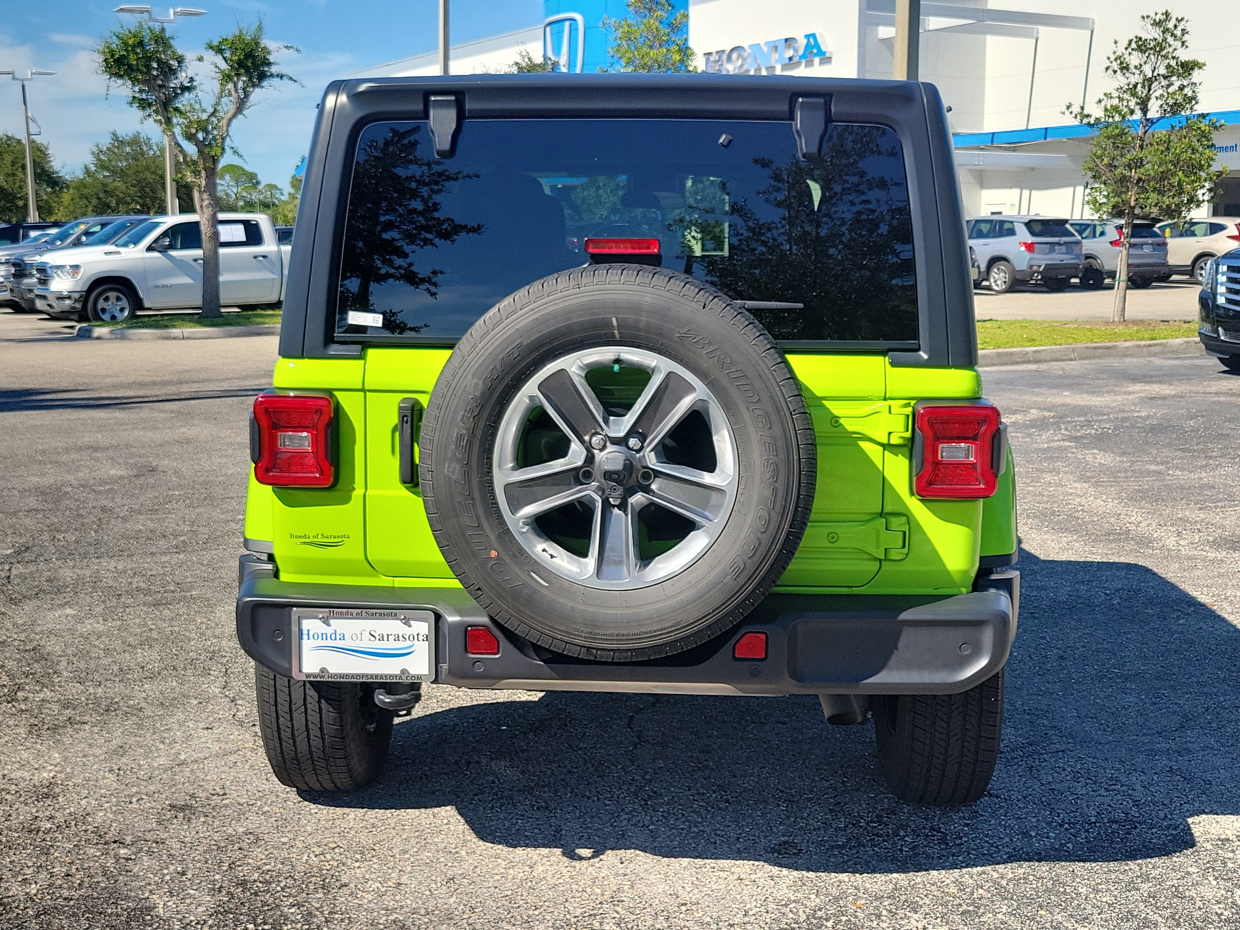 Used 2021 Jeep Wrangler Unlimited Sahara w/ LED Lighting Group AWD/4WD image 6
