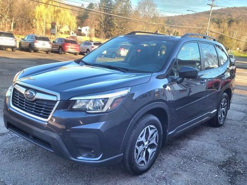 Used 2019 Subaru Forester Premium w/ All-Weather Package image 4