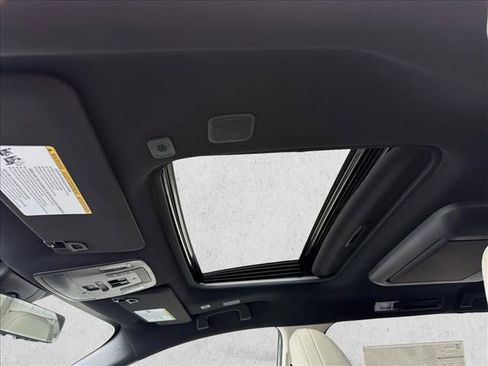 New 2026 Toyota Sienna Platinum image 18