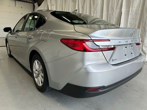 Used 2026 Toyota Camry LE image 5