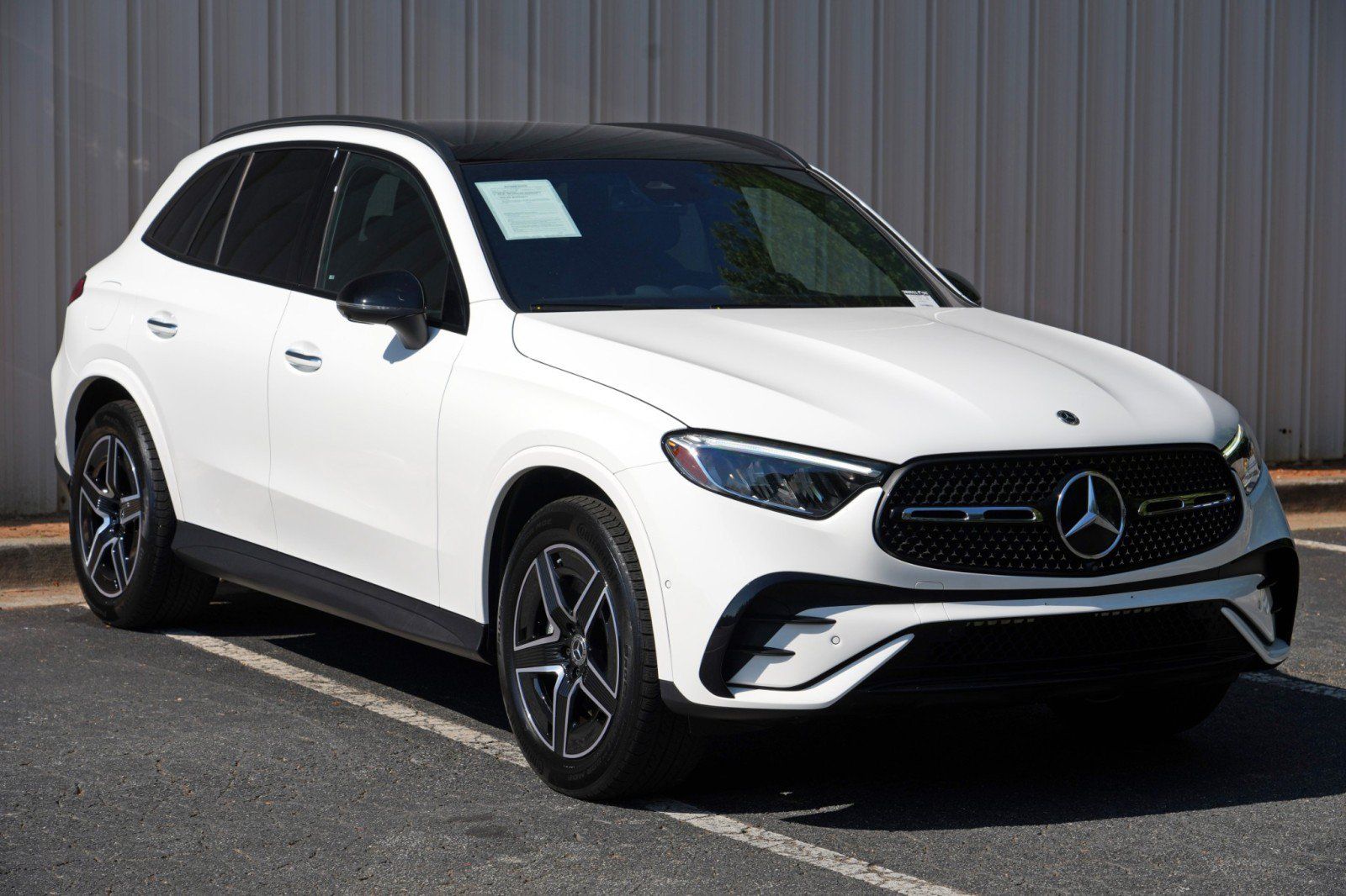 Used 2025 Mercedes-Benz GLC 350e 4MATIC w/ AMG Line image 59
