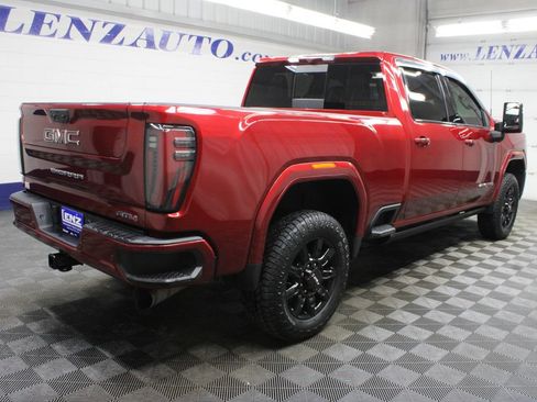 Used 2024 GMC Sierra 2500 AT4 w/ AT4 Preferred Package AWD/4WD image 6