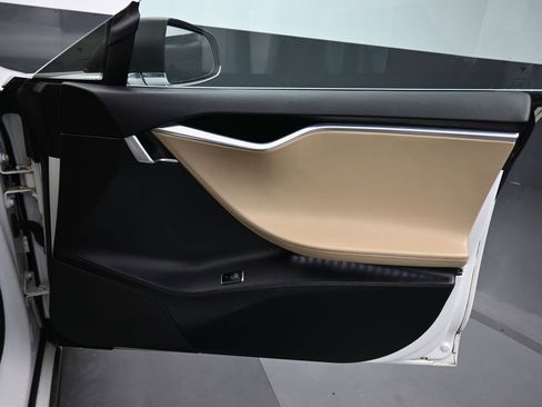 Used 2013 Tesla Model S Performance image 33