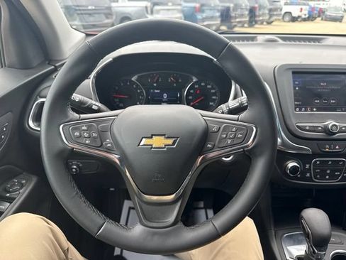 Used 2024 Chevrolet Equinox LT FWD image 19