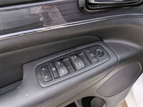 Used 2020 Jeep Grand Cherokee Overland image 13