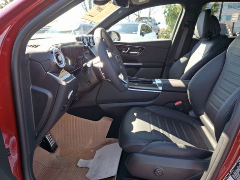 New 2025 Mercedes-Benz GLC 300 4MATIC image 11