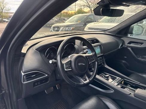 Used 2019 Jaguar F-PACE S AWD/4WD image 8