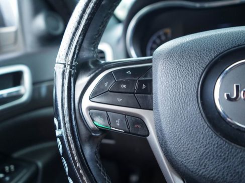 Used 2018 Jeep Grand Cherokee Laredo image 24