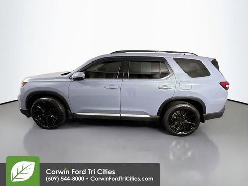 Used 2023 Honda Pilot Elite image 6