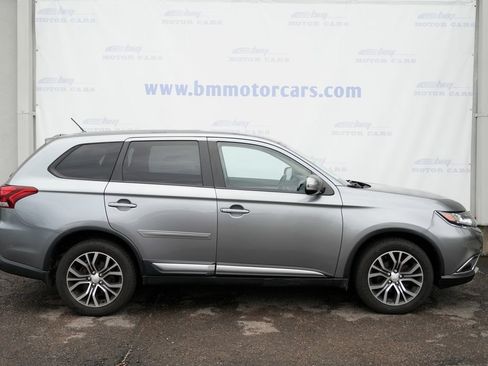 Used 2016 Mitsubishi Outlander SE AWD/4WD image 7
