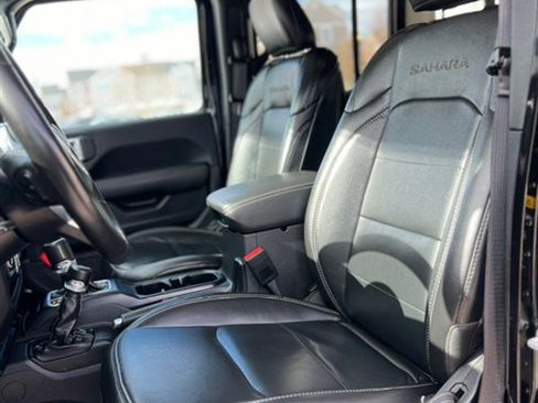 Used 2023 Jeep Wrangler Sahara w/ Cold Weather Group image 29