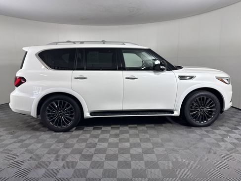 Used 2024 INFINITI QX80 Premium Select w/ All-Season Package RWD image 8